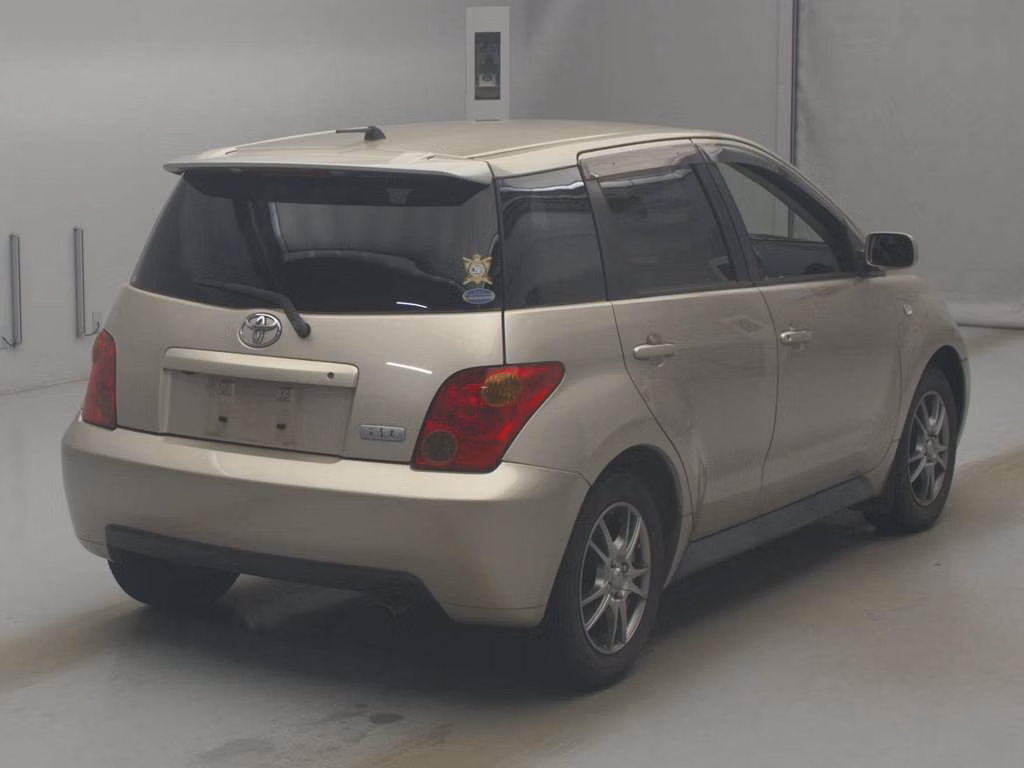 TOYOTA IST