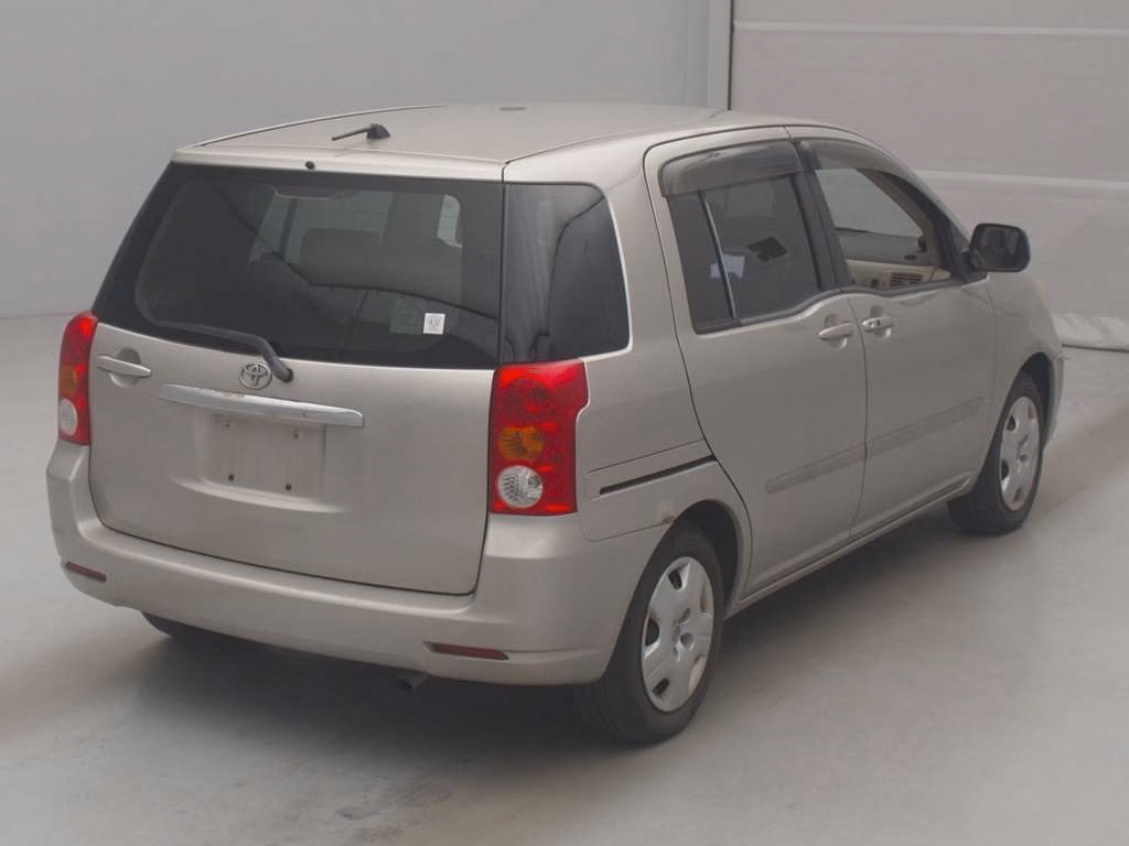 TOYOTA RAUM