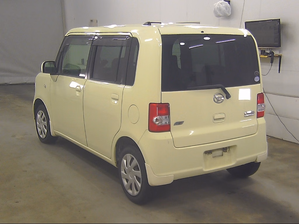 DAIHATSU MOVE CONTE