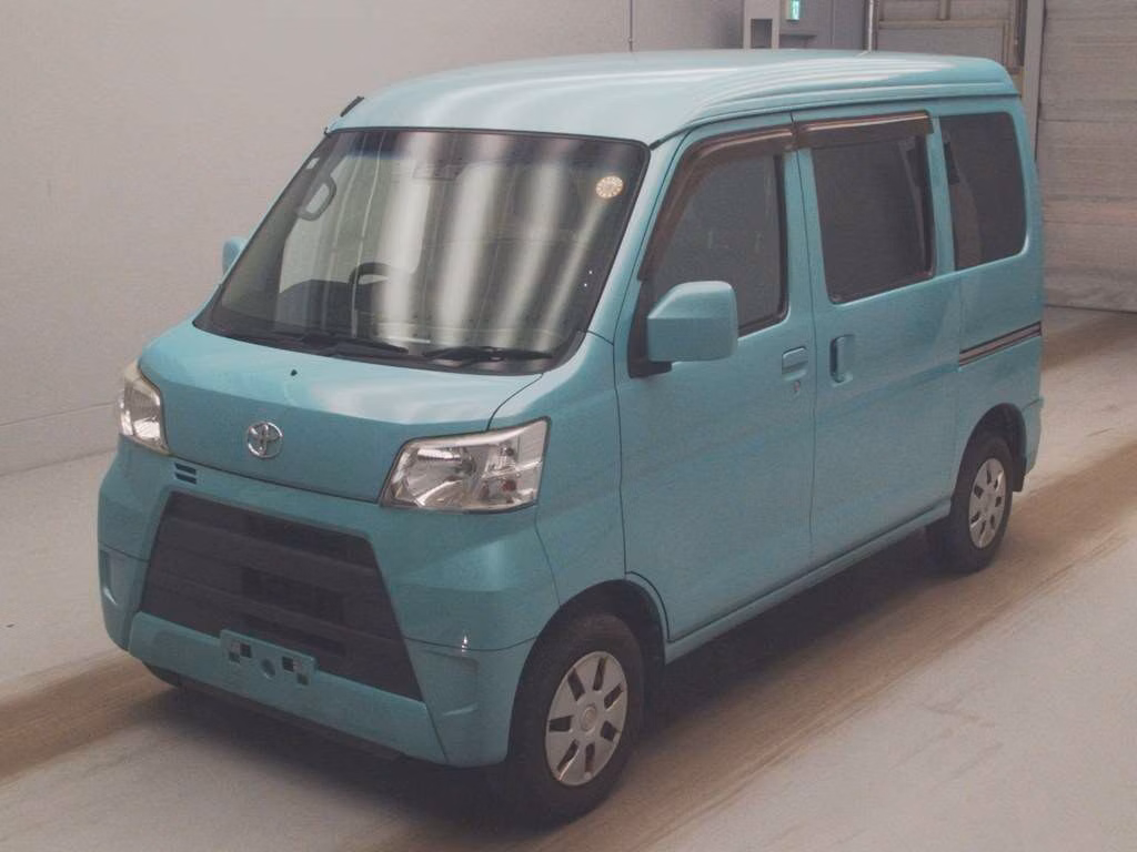 TOYOTA PIXIS VAN