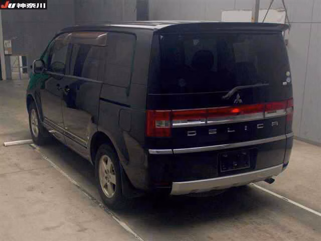 MITSUBISHI DELICA D:5