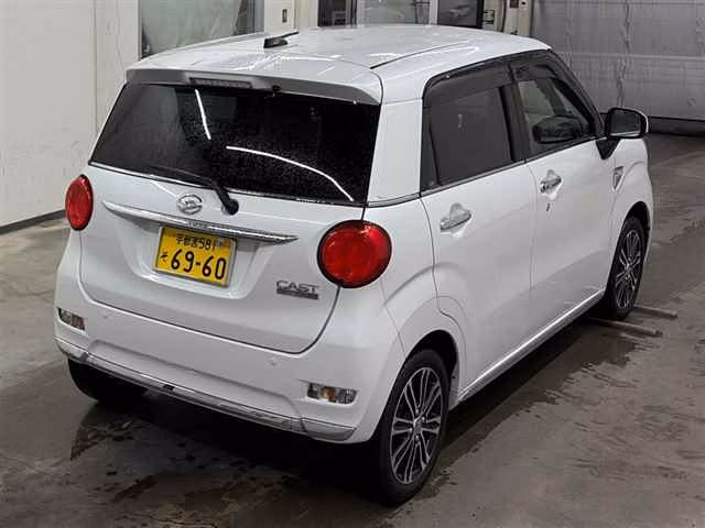 DAIHATSU CAST