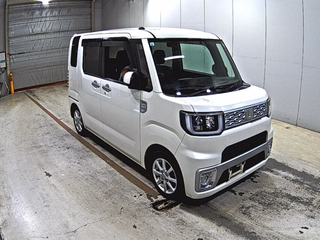 DAIHATSU WAKE