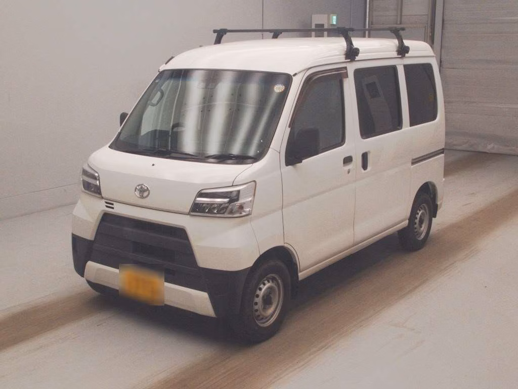 TOYOTA PIXIS VAN