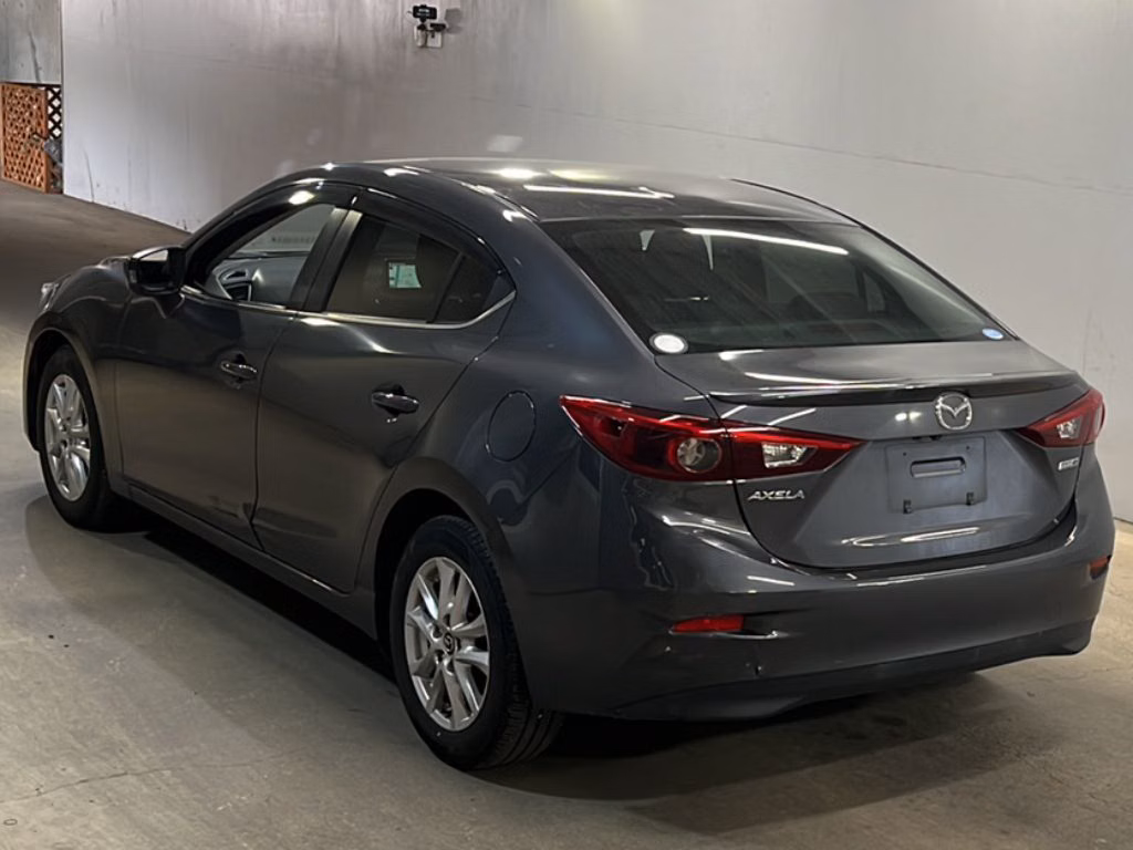 MAZDA AXELA