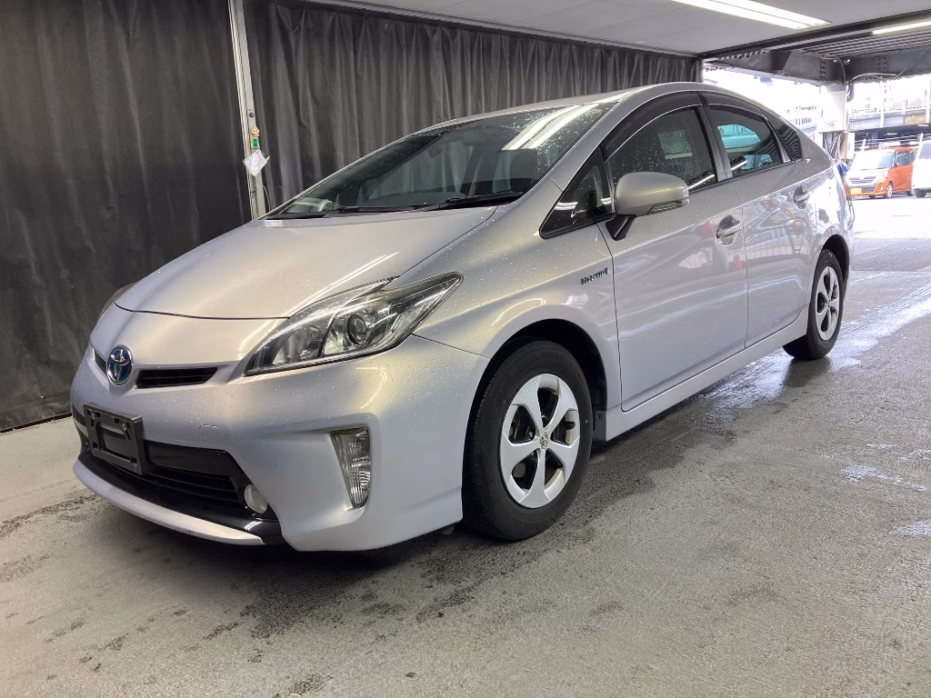 TOYOTA PRIUS