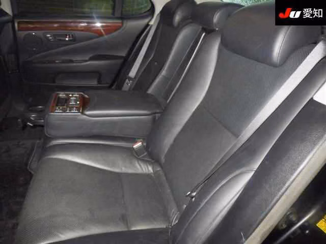LEXUS LS600H