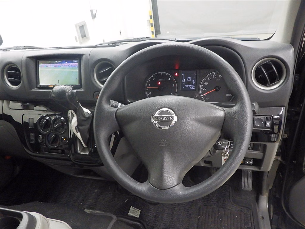 NISSAN NV350 CARAVAN
