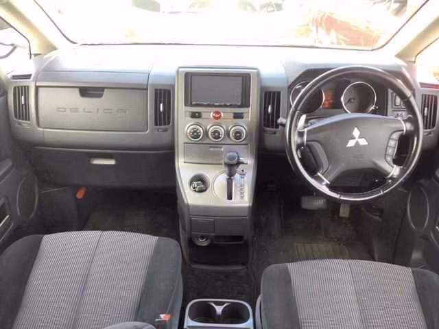 MITSUBISHI DELICA D:5