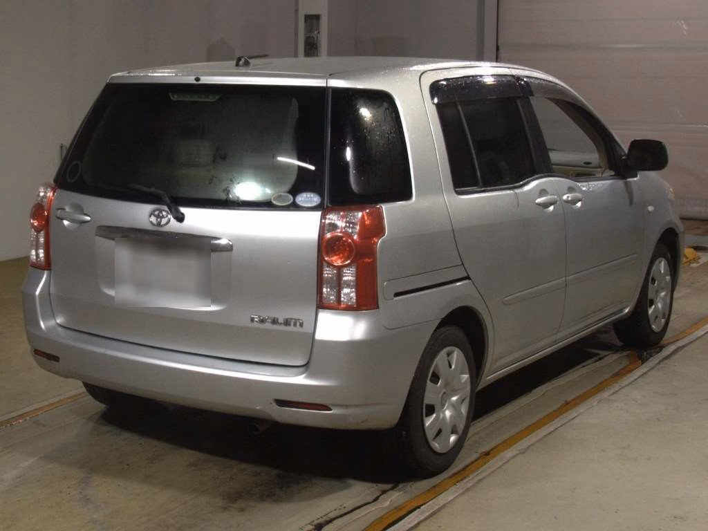 TOYOTA RAUM