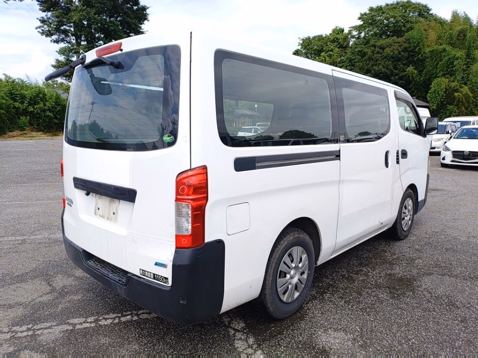NISSAN NV350 CARAVAN