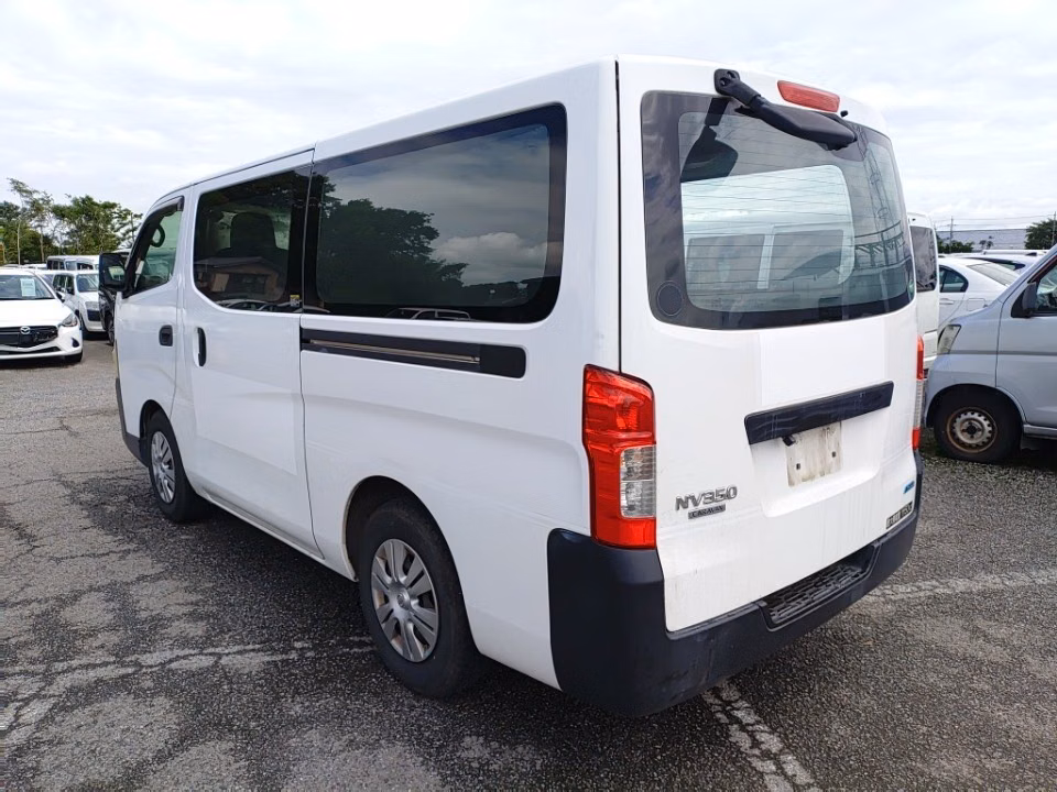 NISSAN NV350 CARAVAN
