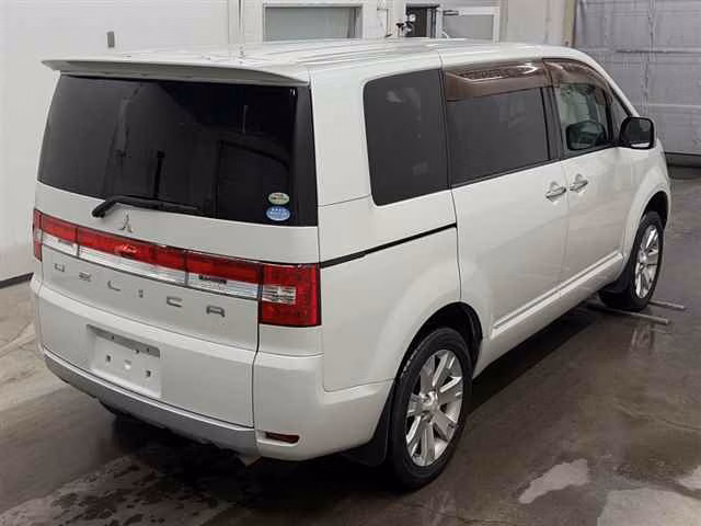 MITSUBISHI DELICA D:5