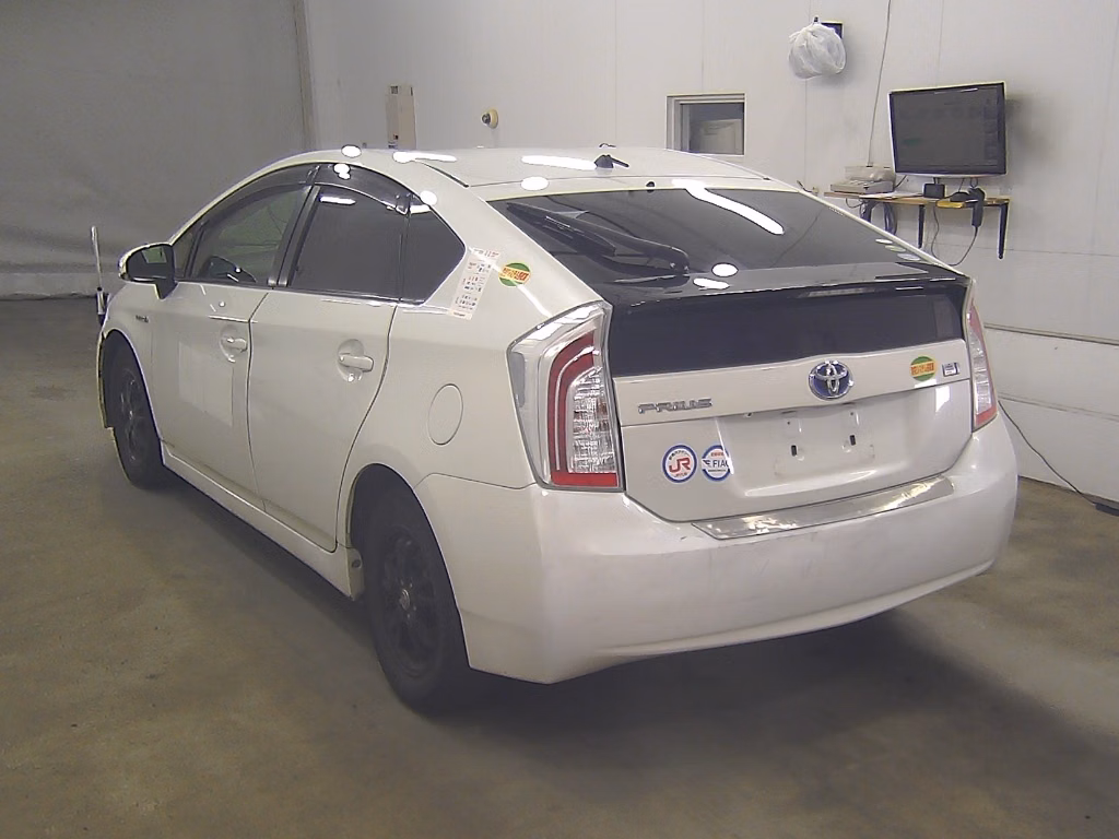 TOYOTA PRIUS