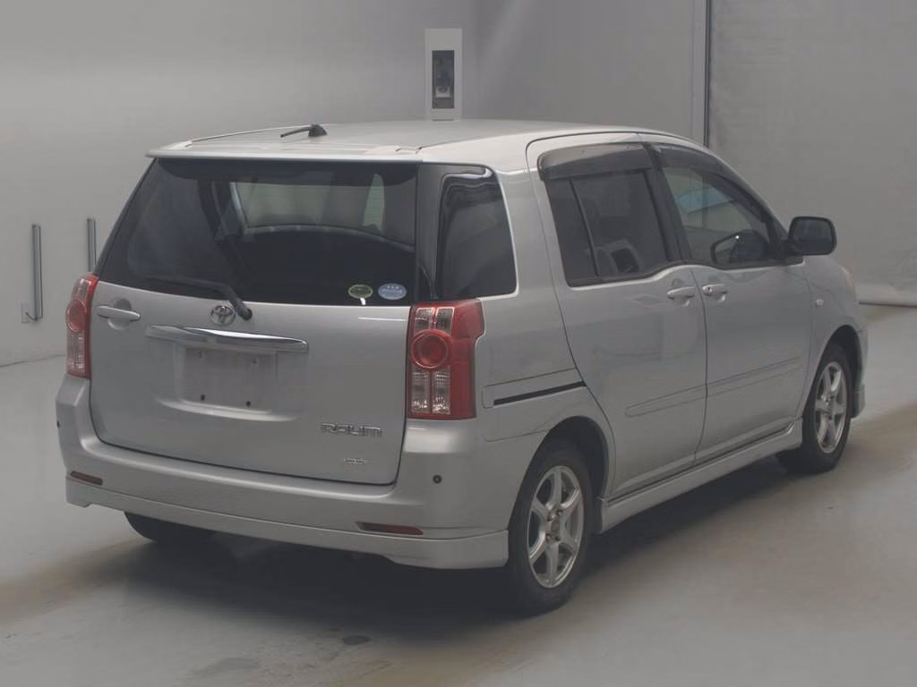 TOYOTA RAUM