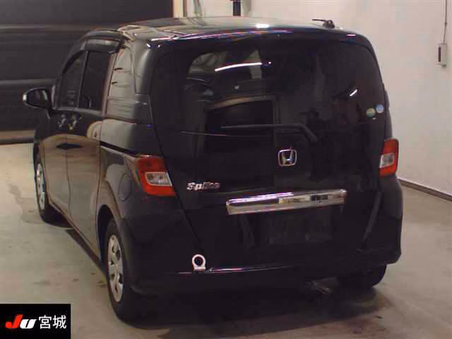 HONDA FREED SPIKE