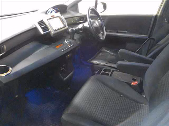HONDA FREED SPIKE