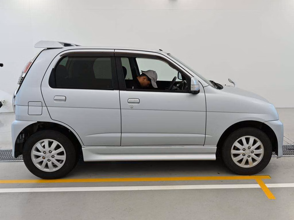 DAIHATSU TERIOS KID