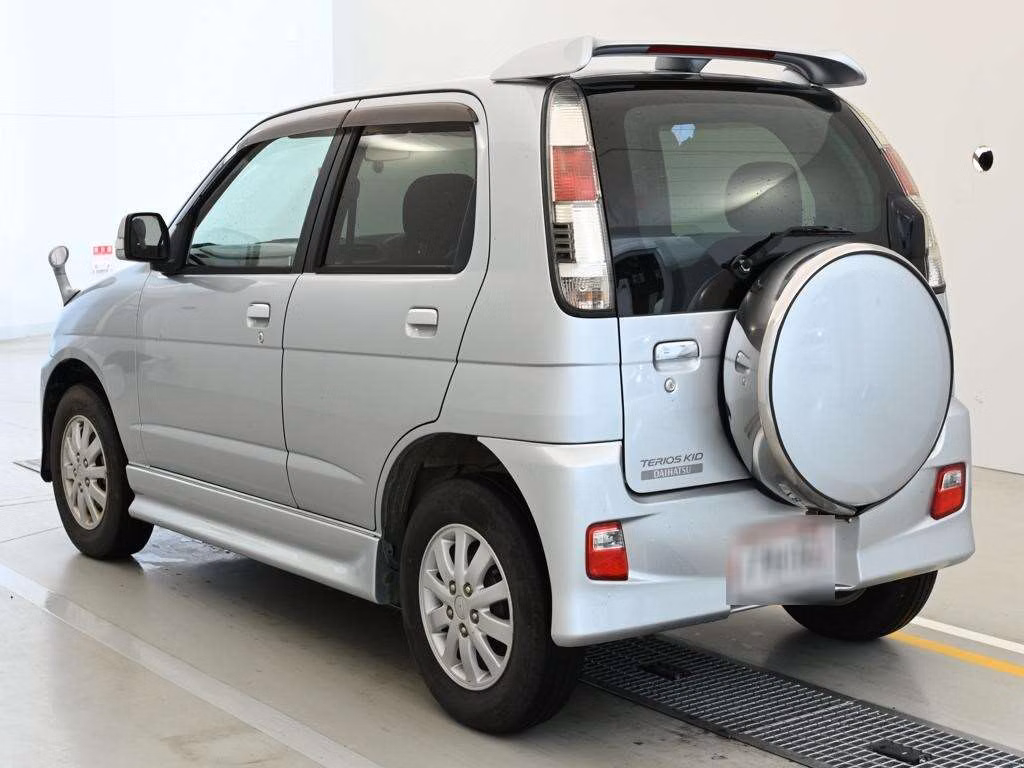 DAIHATSU TERIOS KID