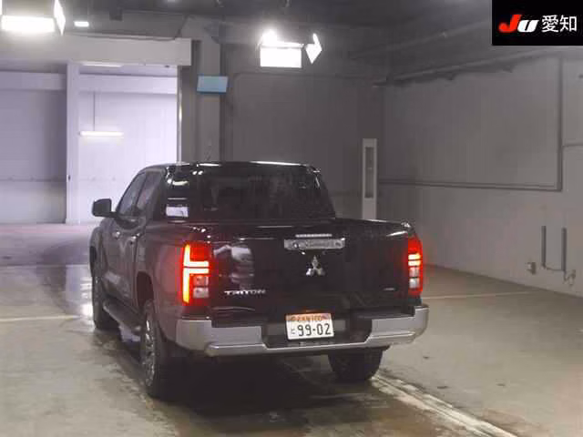 MITSUBISHI TRITON