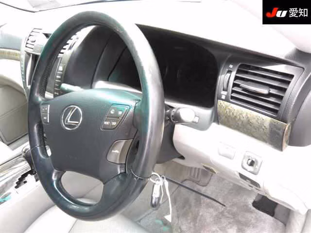 LEXUS LS460