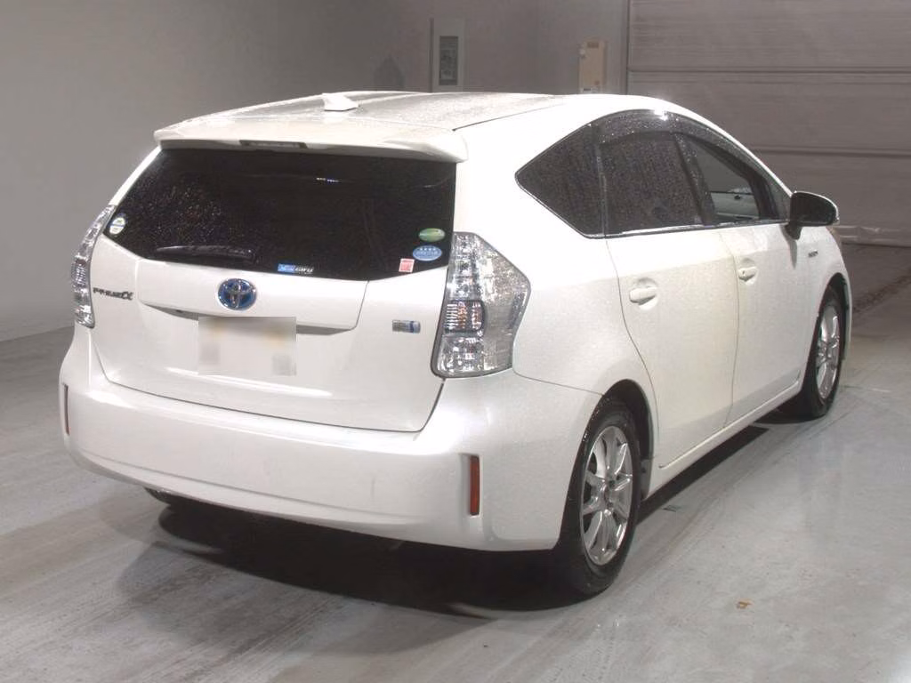 TOYOTA PRIUS ALPHA