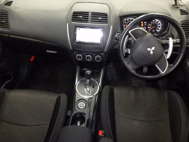 MITSUBISHI RVR