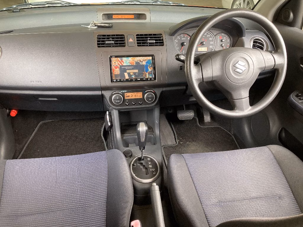 SUZUKI SWIFT