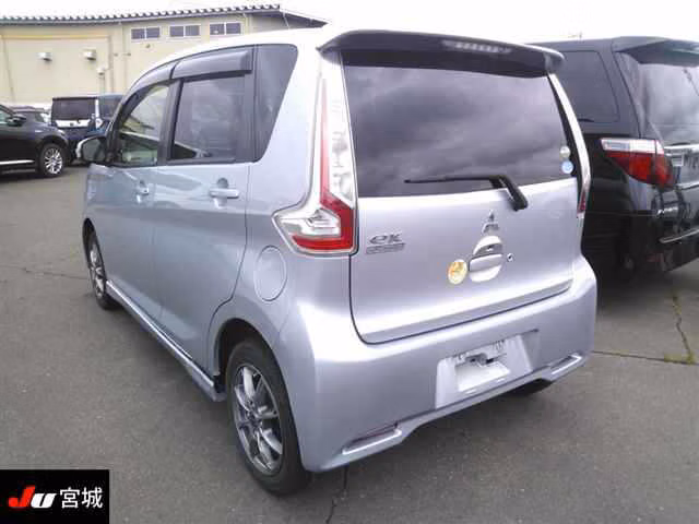 MITSUBISHI EK CUSTOM
