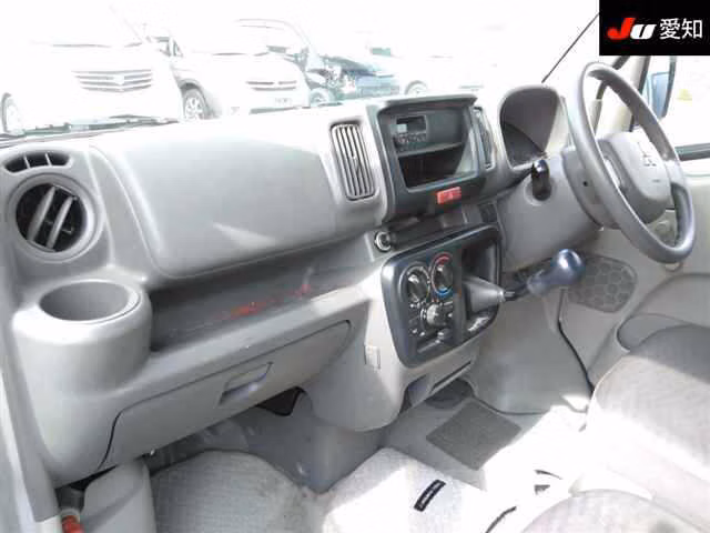 MITSUBISHI MINICAB