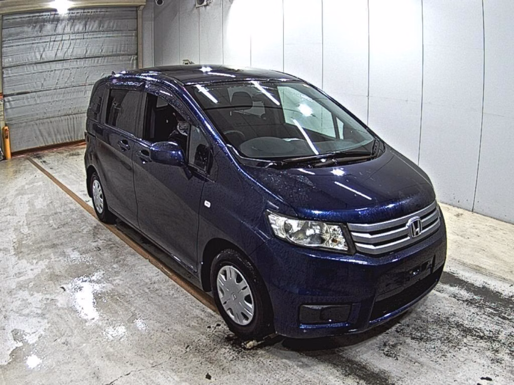 HONDA FREED SPIKE