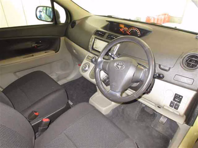 TOYOTA PASSO SETTE