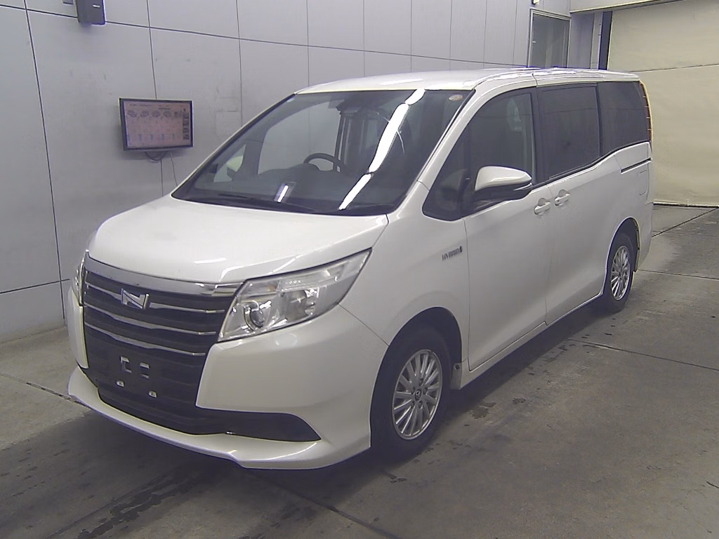 TOYOTA NOAH