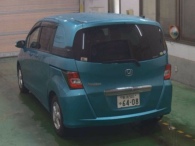 HONDA FREED SPIKE