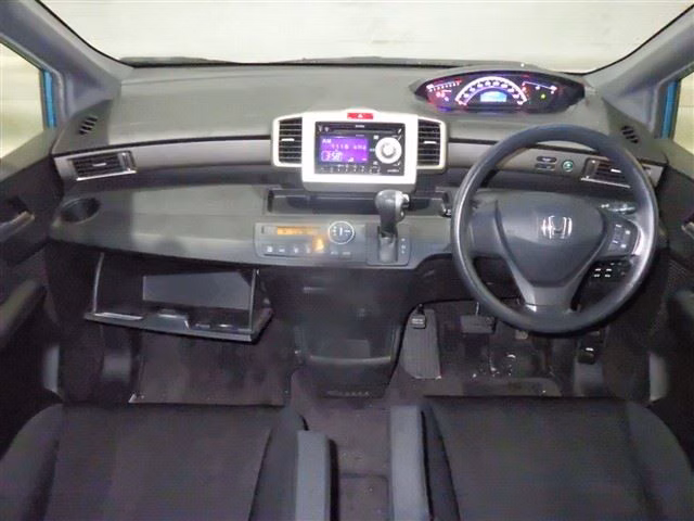 HONDA FREED SPIKE