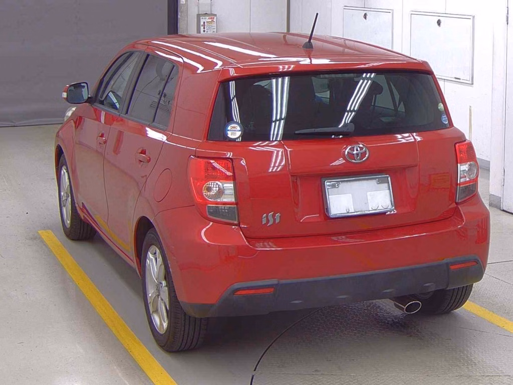 TOYOTA IST