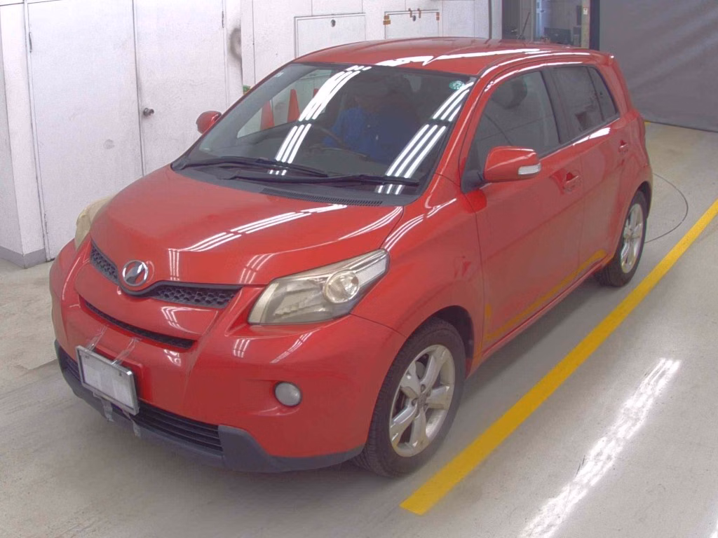 TOYOTA IST