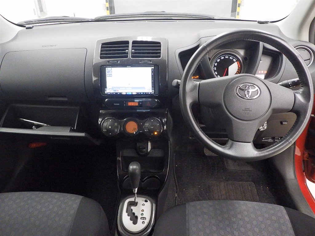 TOYOTA IST