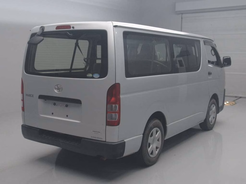 TOYOTA REGIUS ACE