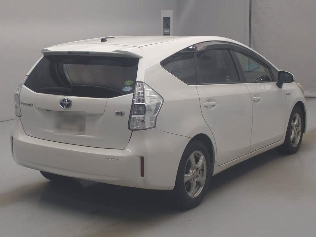 TOYOTA PRIUS ALPHA