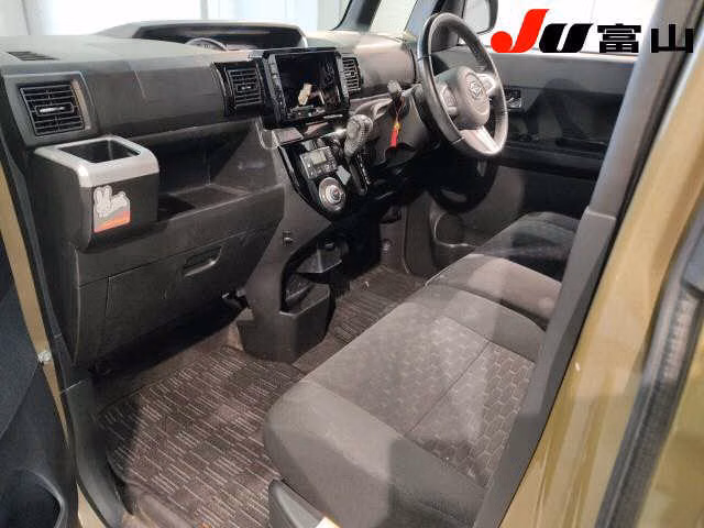 DAIHATSU WAKE