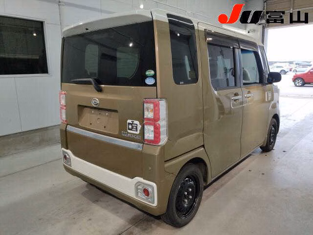 DAIHATSU WAKE