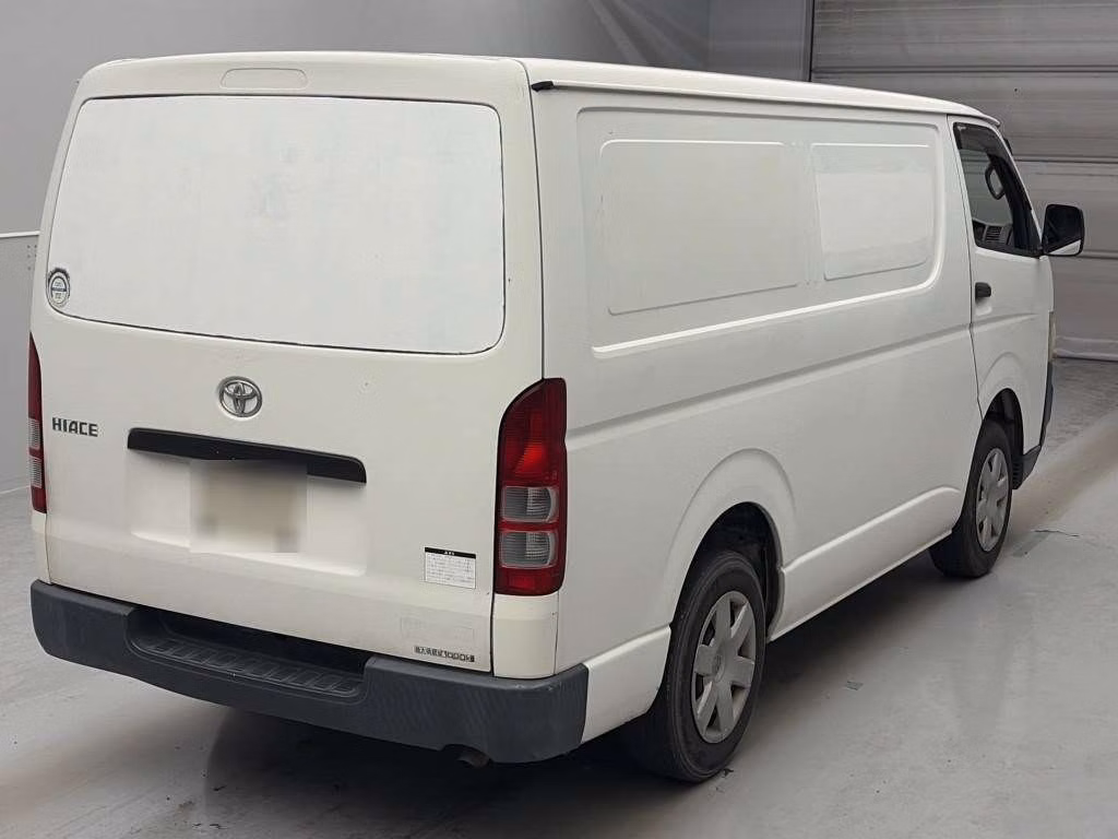 TOYOTA REGIUS ACE