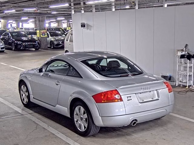 AUDI TT