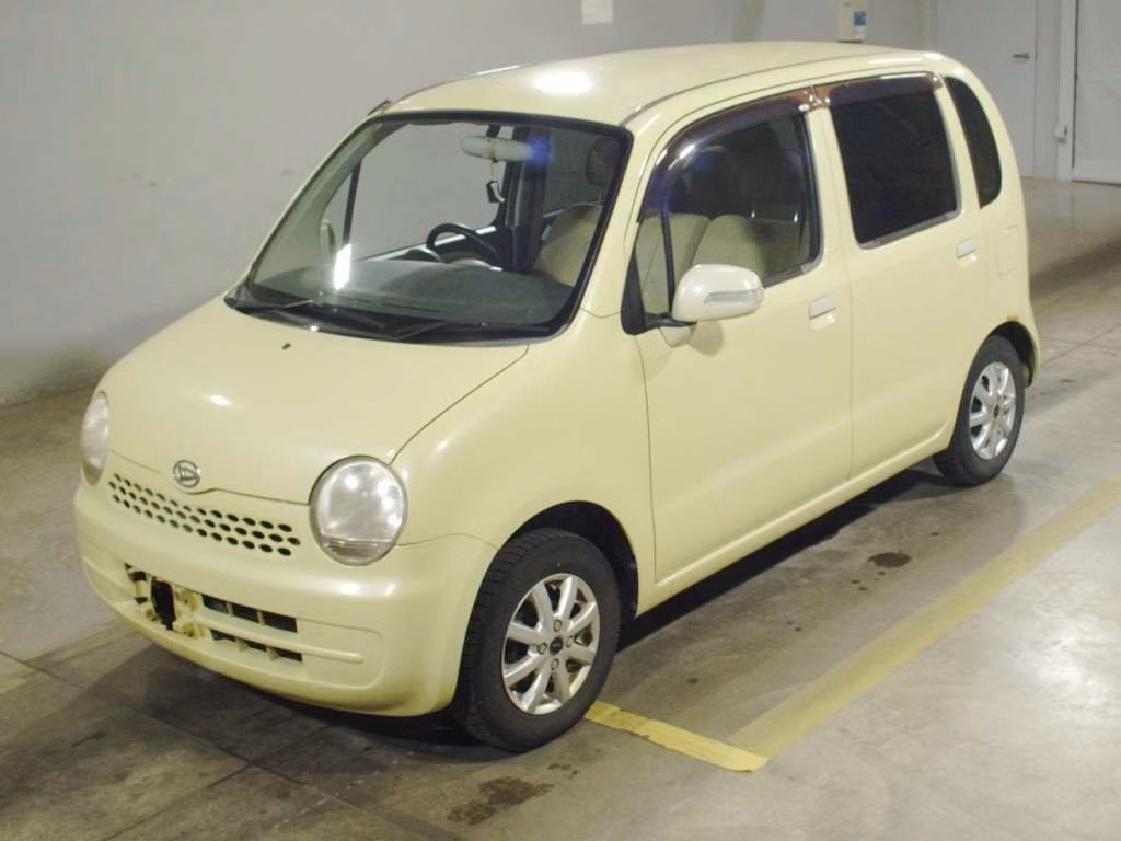 DAIHATSU MOVE LATTE