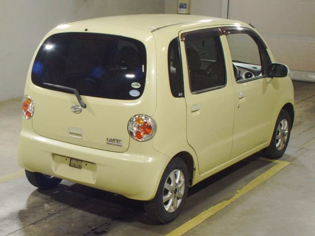 DAIHATSU MOVE LATTE