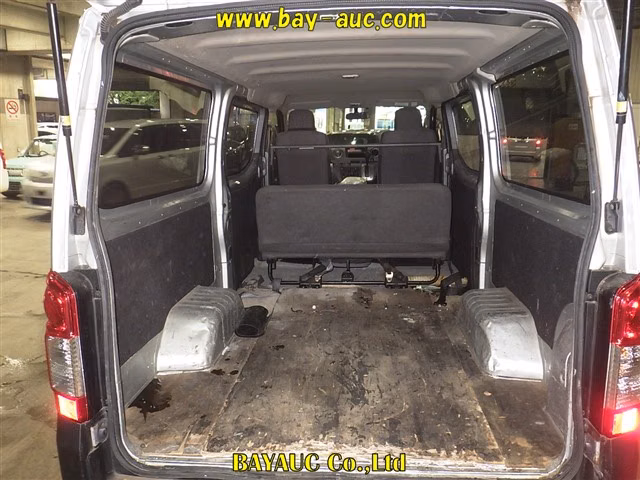NISSAN NV350 CARAVAN