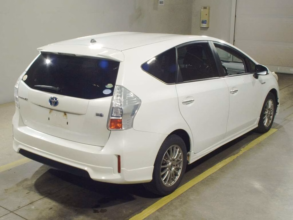 TOYOTA PRIUS ALPHA