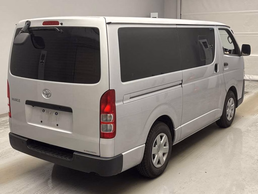 TOYOTA REGIUS ACE