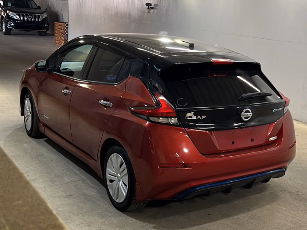 NISSAN LEAF